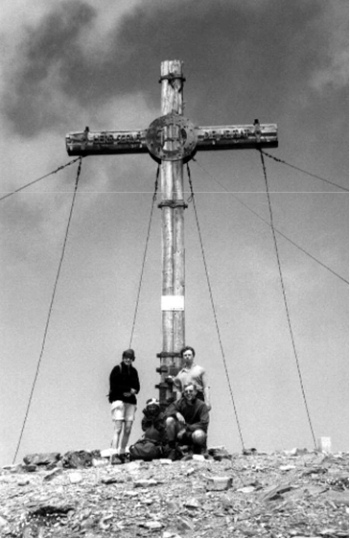 Summit Cross.  © Yorkshire Ramblers' Club